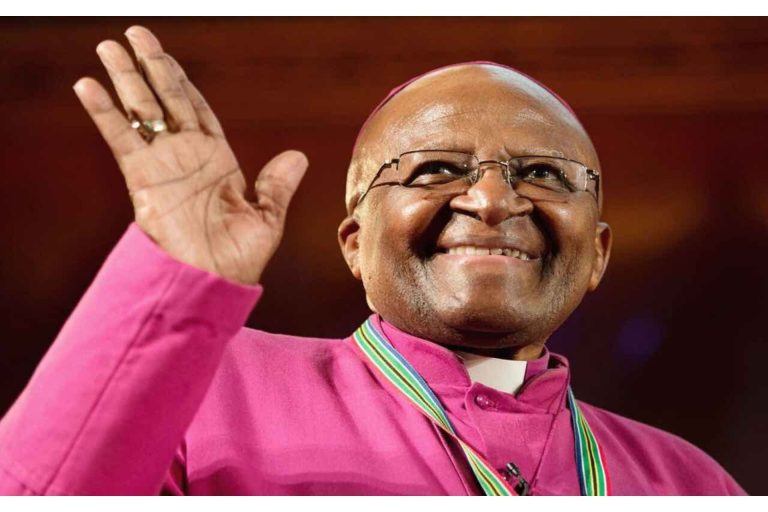 Chi era Desmond Tutu