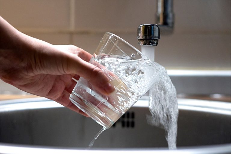 In Italia un terzo dell’acqua immessa in rete va perduto