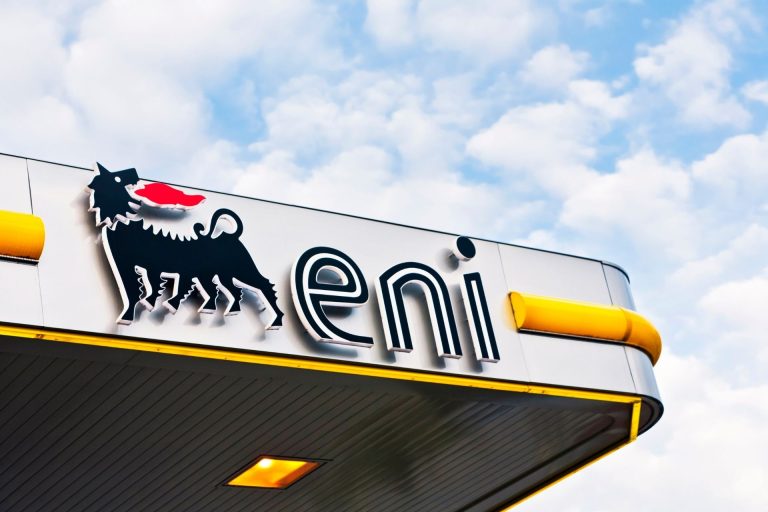 Eni ha aperto un conto in rubli per pagare il gas russo