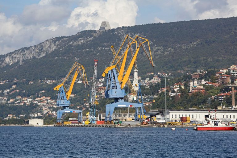 Commercio estero: export a +22,1% su base annua