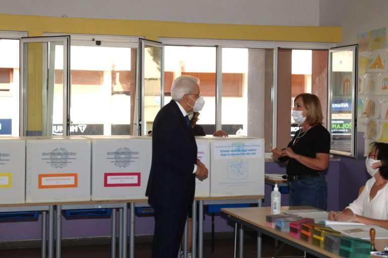 Elezioni e referendum: l’affluenza alle ore 12:00