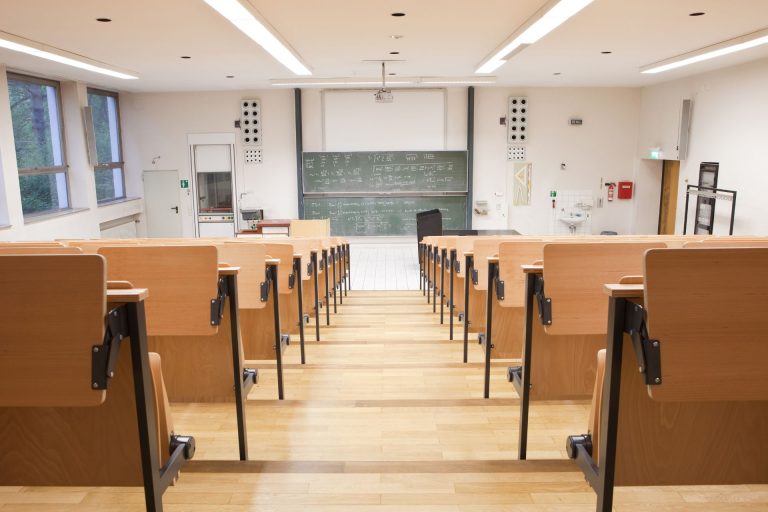 Gli appelli dei rettori e dei dirigenti scolastici a Mario Draghi