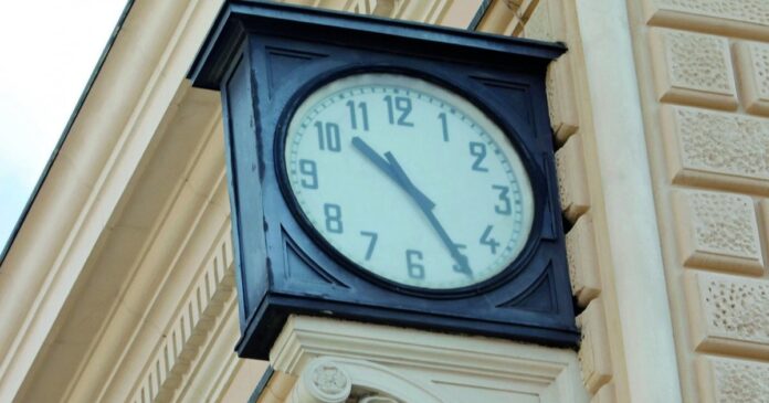 strage di Bologna orologio