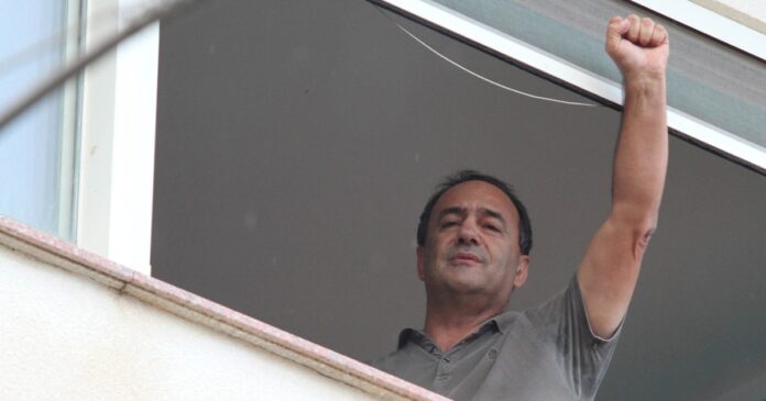 Mimmo Lucano corteo
